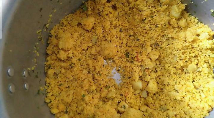 मानकों की धज्जियां उड़ा कर बच्चों को परोसा जा रहा है घटिया भोजन | New India Times