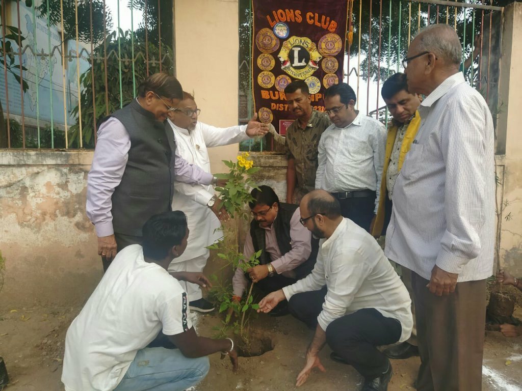 लायंस क्लब बुरहानपुर के डिस्ट्रिक्ट गवर्नर की सद्भावना यात्रा पर आयोजित हुए विभिन्न कार्यक्रम | New India Times