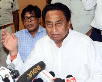 आदिवासी की जमीन गैर आदिवासी को बेचने पर लगा पूर्ण प्रतिबंध, कलेक्टर भी इसकी अनुमति नहीं दे सकते: मुख्यमंत्री कमल नाथ | New India Times