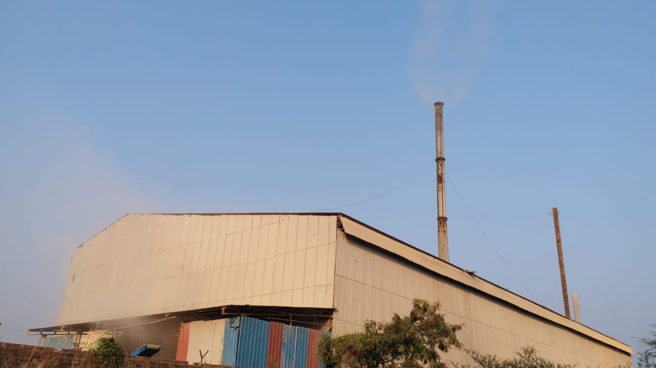 खबर का असर: नकली खाद बनाने वाले कारखाने फिर किए गए सील, लाइसेंस निरस्त होने के बाद भी हेकड़ी दिखाते हुए चला रहे थे कारखाने | New India Times