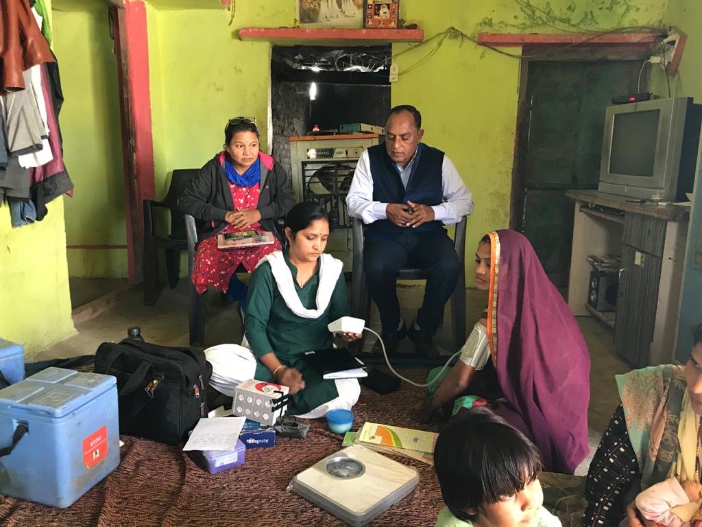 मिशन इंद्रधनुष के अन्तर्गत टीकाकरण विशेष अभियान: गर्भवती महिलाओं को लगाए जाने वाले टीकों की जांच | New India Times