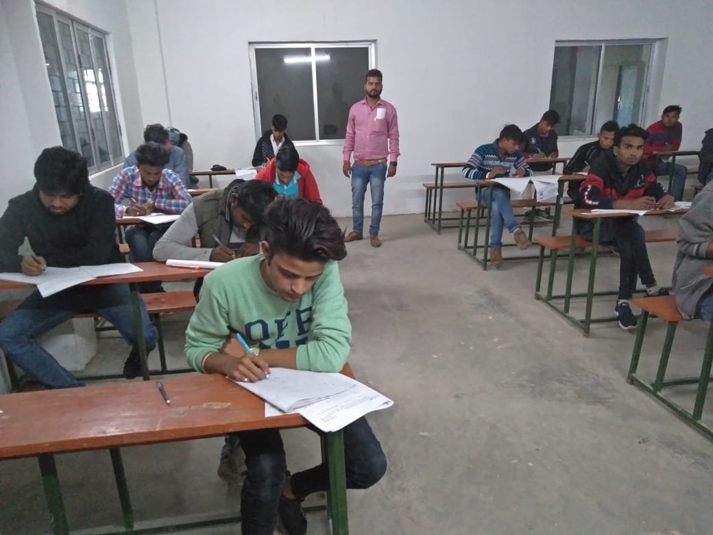 सोनभद्र में पॉलिटेक्निक परीक्षा- 2019 के प्रथम दिन 241 परिक्षार्थियों में से 167 प्रशिक्षार्थी रहे उपस्थित | New India Times