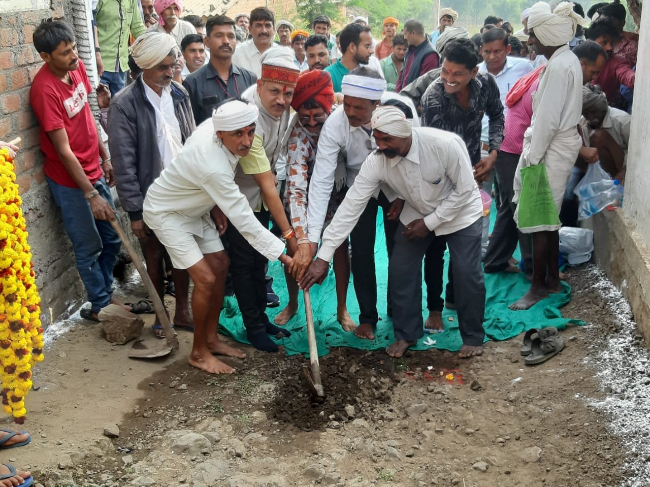 गांवों के सर्वांगीण विकास के लिए हमारी सरकार प्रतिबद्ध: विधायक मुकेश पटेल | New India Times