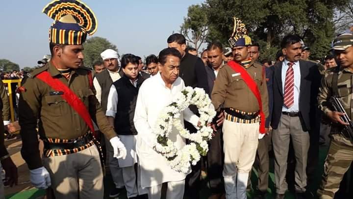 राजकीय सम्मान के साथ की गई जौरा विधायक श्री बनवारी लाल शर्मा की अंत्येष्टि, मुख्यमंत्री श्री कमलनाथ सहित अन्य मंत्रियों ने दी पुष्पांजली | New India Times