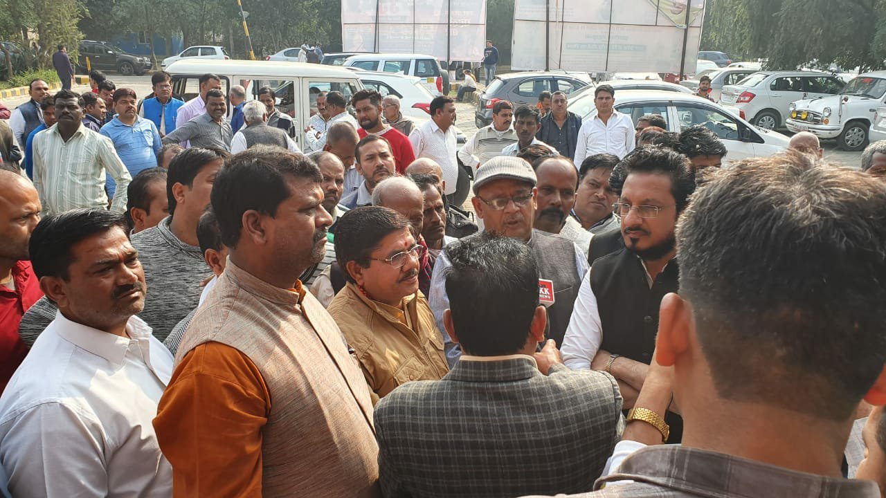 जनसत्ता दल लोकतांत्रिक पार्टी ने 13 सूत्रीय मांगो को लेकर डीएम को सौंपा ज्ञापन | New India Times