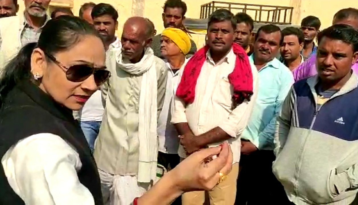 ग़रीबों की मसीहा बनीं विधायक रामबाई, नागरिकों की सहायता के लिए हमेशा रहती हैं तैयार 3 ग़रीबों की मसीहा बनीं विधायक रामबाई, नागरिकों की सहायता के लिए हमेशा रहती हैं तैयार | New India Times