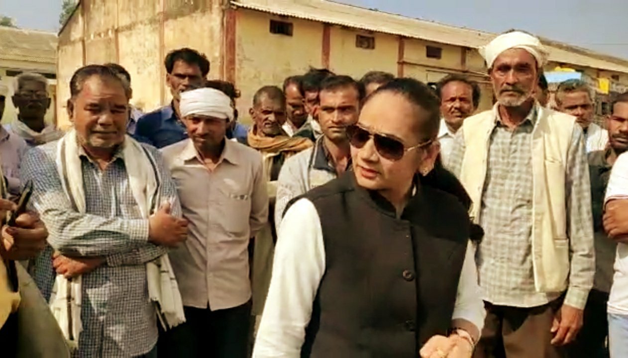 ग़रीबों की मसीहा बनीं विधायक रामबाई, नागरिकों की सहायता के लिए हमेशा रहती हैं तैयार 2 ग़रीबों की मसीहा बनीं विधायक रामबाई, नागरिकों की सहायता के लिए हमेशा रहती हैं तैयार | New India Times