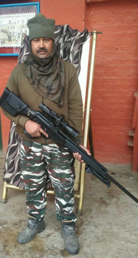 सीआरपीएफ जवान अजय सिंह को दी गई अंतिम विदाई 2 सीआरपीएफ जवान अजय सिंह को दी गई अंतिम विदाई | New India Times