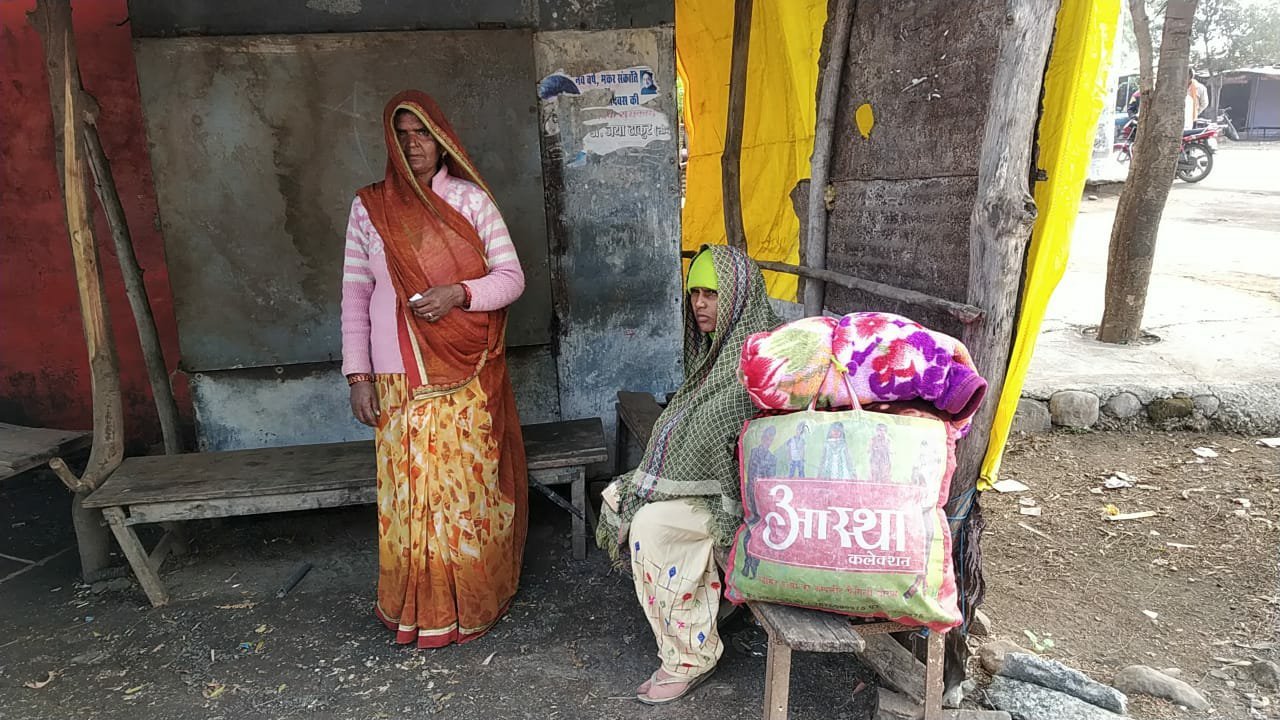 जननी एक्सप्रेस में हुई डिलेवरी: अस्पताल के कर्मचारियों द्वारा नहीं बनाए गए कागज, महिला स्वयं के खर्चे पर गई गांव | New India Times