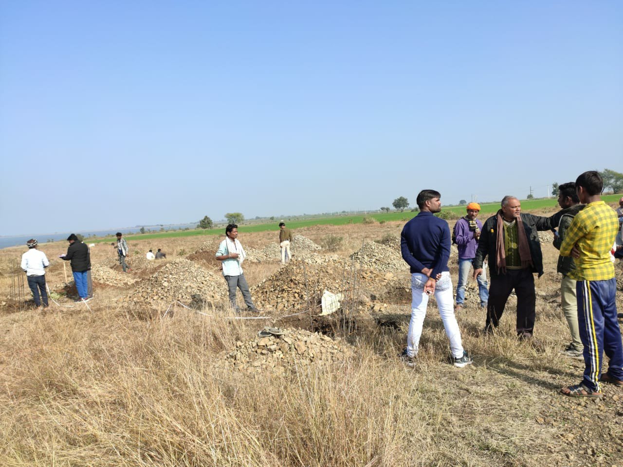 ग्राम पंचायत रायखेड़ा में पुलिस के पहरे में हो रहा है गौशाला का निर्माण कार्य | New India Times