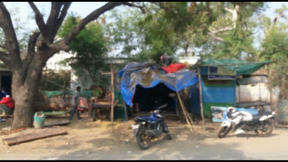 सरकारी जमीनों व सड़क पर की गई अतिक्रमण को हटाने के निर्देश के बाद भी बडे़ अतिक्रमणकारियों ने नहीं हटा अतिक्रमण, राजनीतिक दबाव में अधिकारियों पर भेद-भाव का आरोप | New India Times