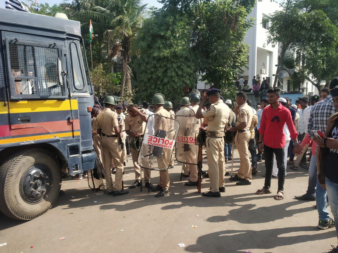 सीएए व एनआरसी को लेकर जमियत उलमा ए हिंद के बैनर तले धुले शहर में लाखों लोगों ने किया विरोध-प्रदर्शन, जमीयत उलमा ने की सीएए और एनआरसी वापसी की मांग,कहा तोड़फोड़, हिंसा गैरकानूनी और शरीयत विरोधी 5 सीएए व एनआरसी को लेकर जमियत उलमा ए हिंद के बैनर तले धुले शहर में लाखों लोगों ने किया विरोध-प्रदर्शन, जमीयत उलमा ने की सीएए और एनआरसी वापसी की मांग,कहा तोड़फोड़, हिंसा गैरकानूनी और शरीयत विरोधी | New India Times