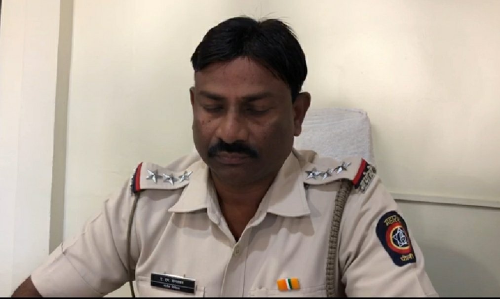 काॅलेज छात्रा को छेड़ने वाले मनचले युवा सेना अध्यक्ष की हुई जमकर पिटाई, पिटाई करते हुए वीडियो हुआ वायरल 3 काॅलेज छात्रा को छेड़ने वाले मनचले युवा सेना अध्यक्ष की हुई जमकर पिटाई, पिटाई करते हुए वीडियो हुआ वायरल | New India Times