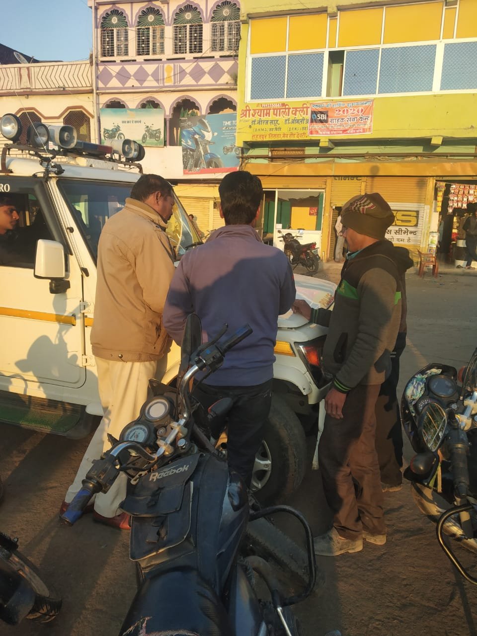 शाराब के नशे गाड़ी चलाने व यातायात नियमों का उल्लंघन करने वाले चालकों के खिलाफ पुलिस ने की कार्रवाई | New India Times