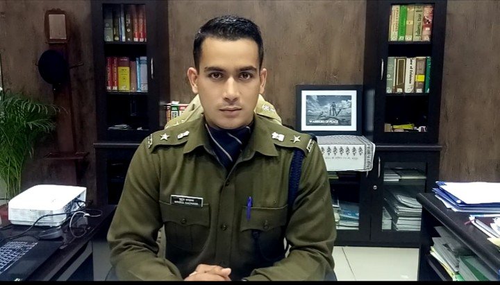 धौलपुर पुलिस, परिवहन और खनिज विभाग की सयुंक्त कार्यवाही में बिना रायल्टी के डस्ट व गिट्टी ले जाते हुए चार ट्रक जब्त | New India Times