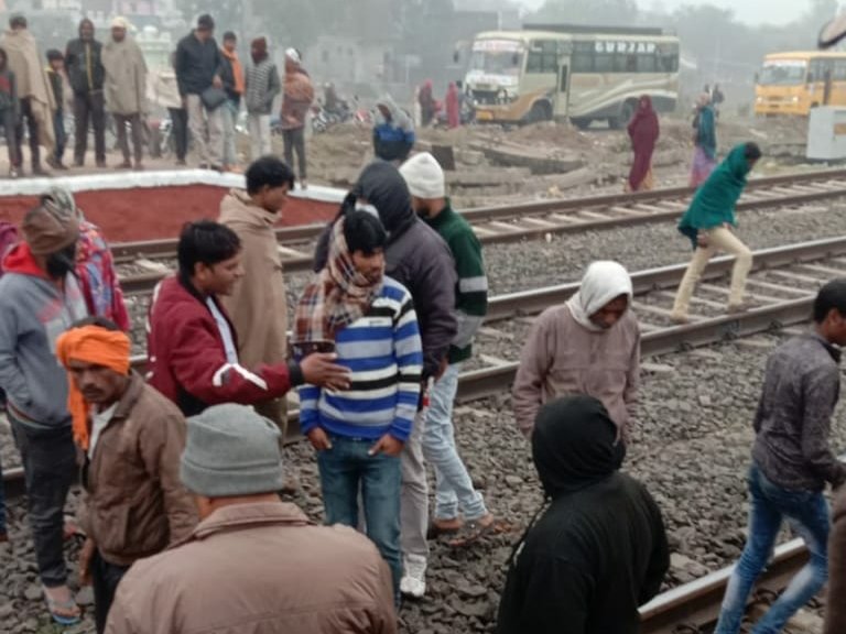 बामनिया रेलवे स्टेशन पर ट्रेन की चपेट में आने से युवक की दर्दनाक मौत | New India Times