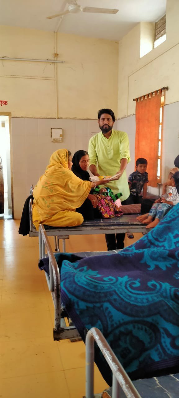 गाज़ी ग्रुप ने नये वर्ष पर अकोट ग्रामीण रुग्णालय में गरीब मरीजों में बांटे कम्बल 2 गाज़ी ग्रुप ने नये वर्ष पर अकोट ग्रामीण रुग्णालय में गरीब मरीजों में बांटे कम्बल | New India Times