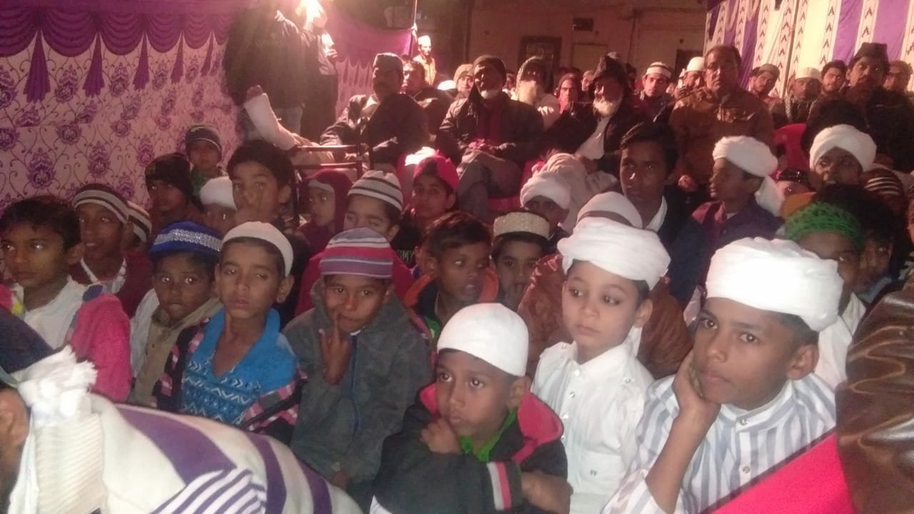 मासूम बच्चों ने सालाना जलसे में दिखाया अपना टैलेंट, तोहफेे व नगद राशि देकर की गई हौसला अफजाई | New India Times