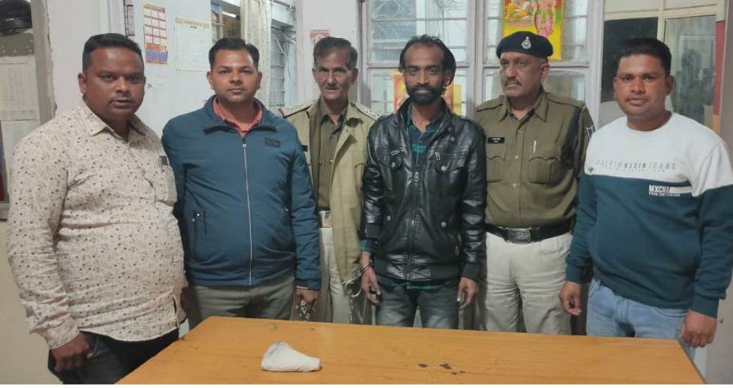थाना अशोका गार्डन पुलिस ने हत्या के प्रयास के फरार इनामी बदमाश को किया गिरफ्तार | New India Times