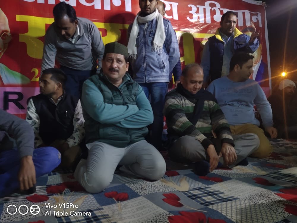 मध्य प्रदेश के सिहोर में एनआरसी एवं सीएए के खिलाफ कई दिनों से चल रहे सत्याग्रह को समर्थन देने पहुंचे भोपाल के लोकप्रिय विधायक आरिफ मसूद | New India Times