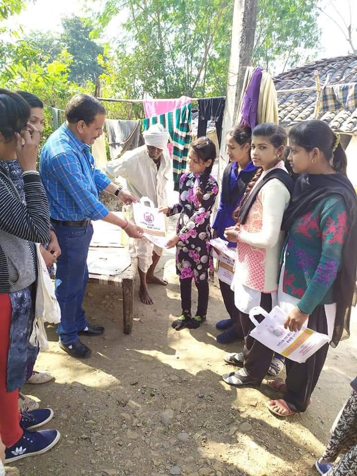 प्लास्टिक मुक्त ग्राम हेतु राष्ट्रीय सेवा योजना शिविर बी.के.पी. महाविद्यालय देवरी के शिवरार्थी छात्र-छात्राओं ने घर-घर जाकर किया जनसंपर्क | New India Times