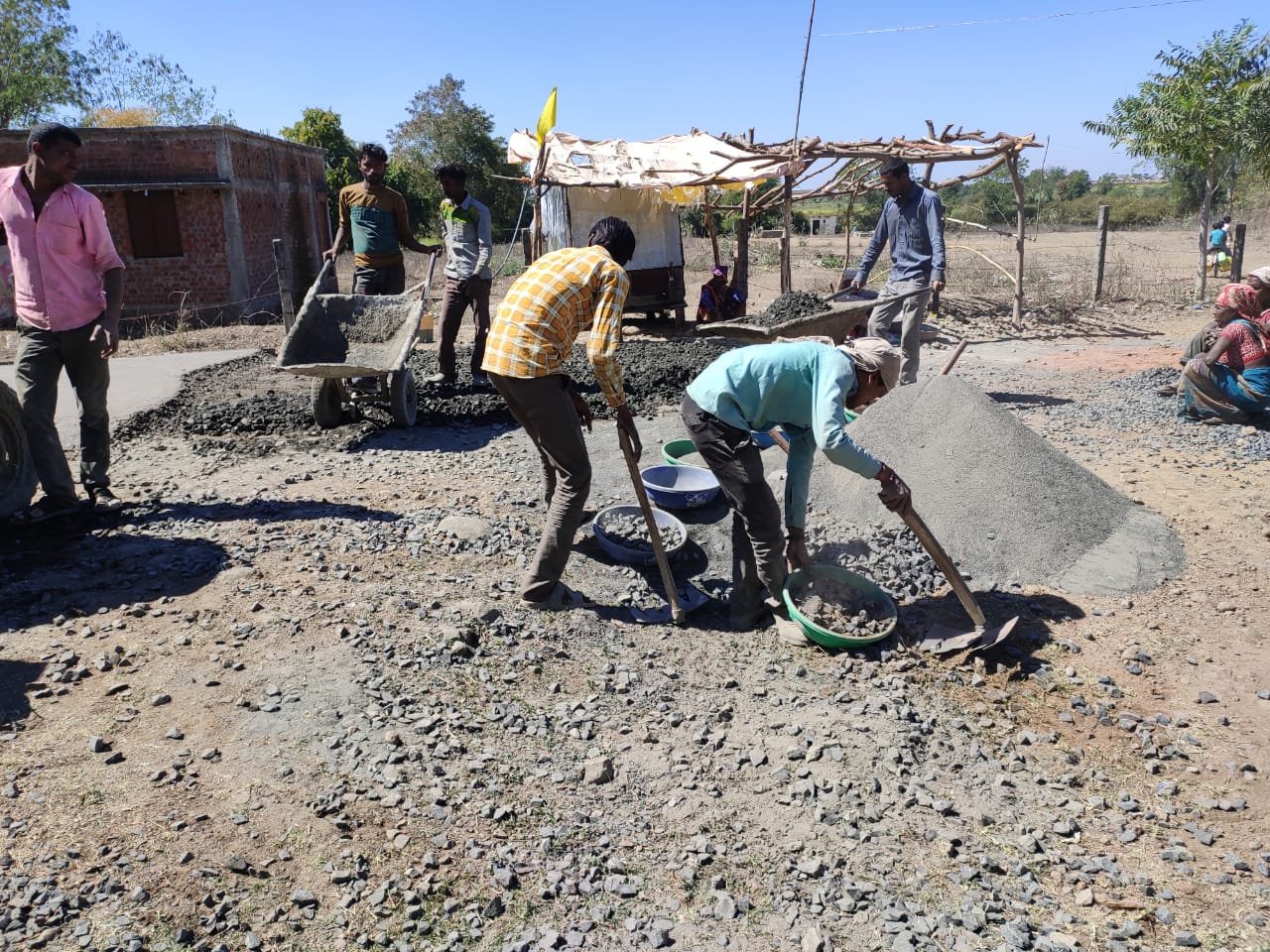 ग्राम पंचायत सिलारी में हो रहा है गुणवत्ताहीन सड़क निर्माण | New India Times