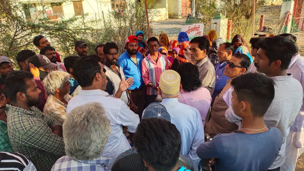 नगर परिषद उपाध्यक्ष की समझाईस के बाद सफाई कर्मचारियों की हड़ताल खत्म | New India Times