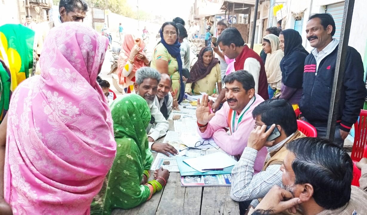 कांग्रेसी नेता सत्येन्द्र शर्मा ने बिजली समस्या के निवारण के लिए लगाया जनसुनवाई शिविर | New India Times