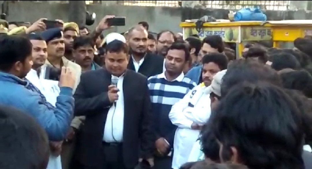 अधिवक्ता व पालिका कर्मी विवाद को प्रशासन ने कराया समाप्त | New India Times