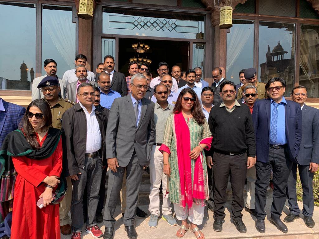 मध्य प्रदेश प्रशासन के मुख्य सचिव श्री एसआर मोहंती ने ओरछा महोत्सव की तैयारियों का किया निरीक्षण | New India Times