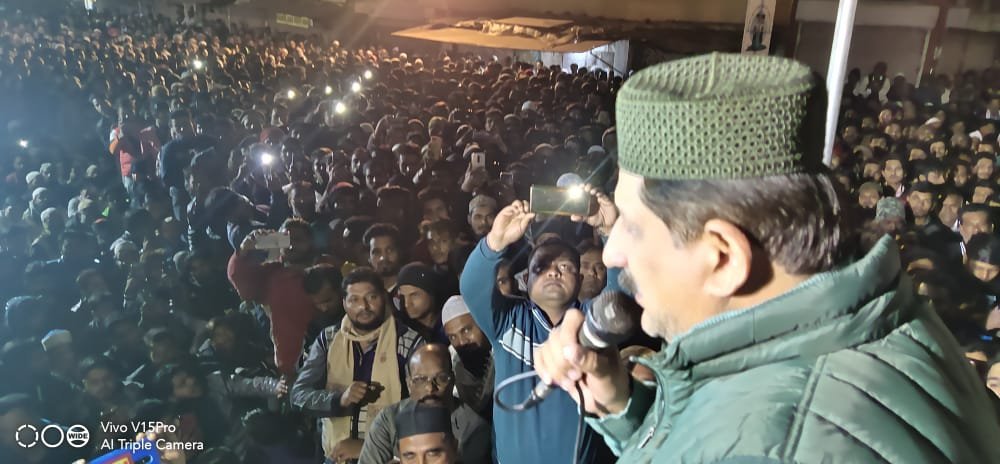 मध्य प्रदेश के सिहोर में एनआरसी एवं सीएए के खिलाफ कई दिनों से चल रहे सत्याग्रह को समर्थन देने पहुंचे भोपाल के लोकप्रिय विधायक आरिफ मसूद | New India Times