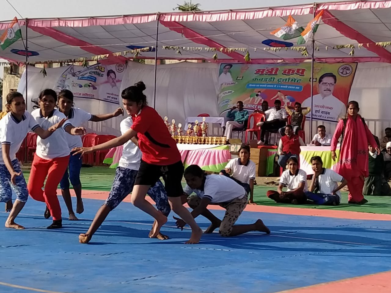 विधानसभा स्तरीय मंत्री कप कबड्डी टूर्नामेंट 2020: कैबिनेट मंत्री हर्ष यादव ने सभी उपविजेता टीमों के खिलाड़ियों को किया पुरस्कृत | New India Times