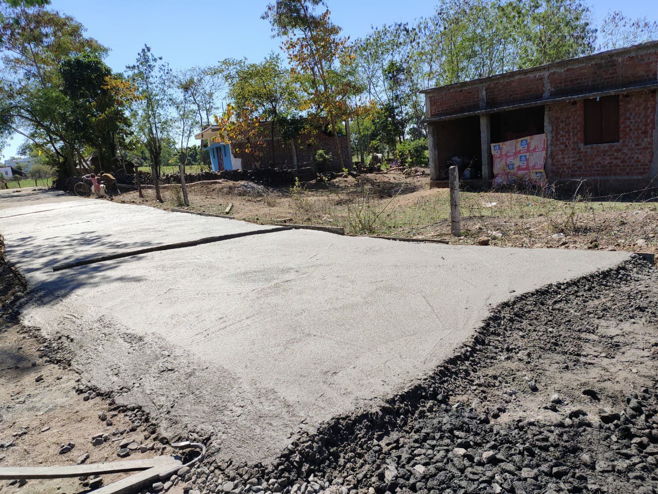 ग्राम पंचायत सिलारी में हो रहा है गुणवत्ताहीन सड़क निर्माण | New India Times