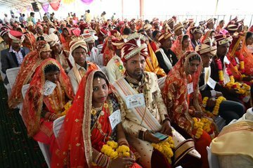 मुख्यमंत्री कन्या विवाह योजना के तहत मध्यप्रदेश के छिंदवाड़ा में एक साथ 3353 जोड़े परिणय सूत्र में बंधे, गोल्डन बुक ऑफ रिकार्ड्स ने विश्व रिकार्ड मानकर मौके पर ही मुख्यमंत्री कमलनाथ को दिया प्रमाण पत्र | New India Times