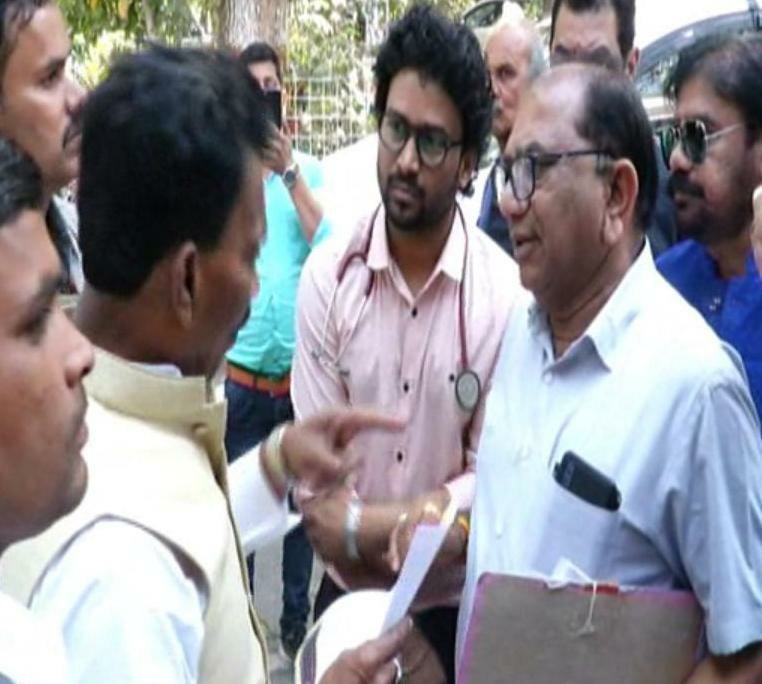 जांच दल पहुंचा ग्राम फुलेड़ी: दो दिन में चाहिए पूरी जांच रिपोर्ट, लापरवाही बरतने वालों पर होगी सख्त कार्रवाई: स्वास्थ्य मंत्री तुलसी सिलावट | New India Times