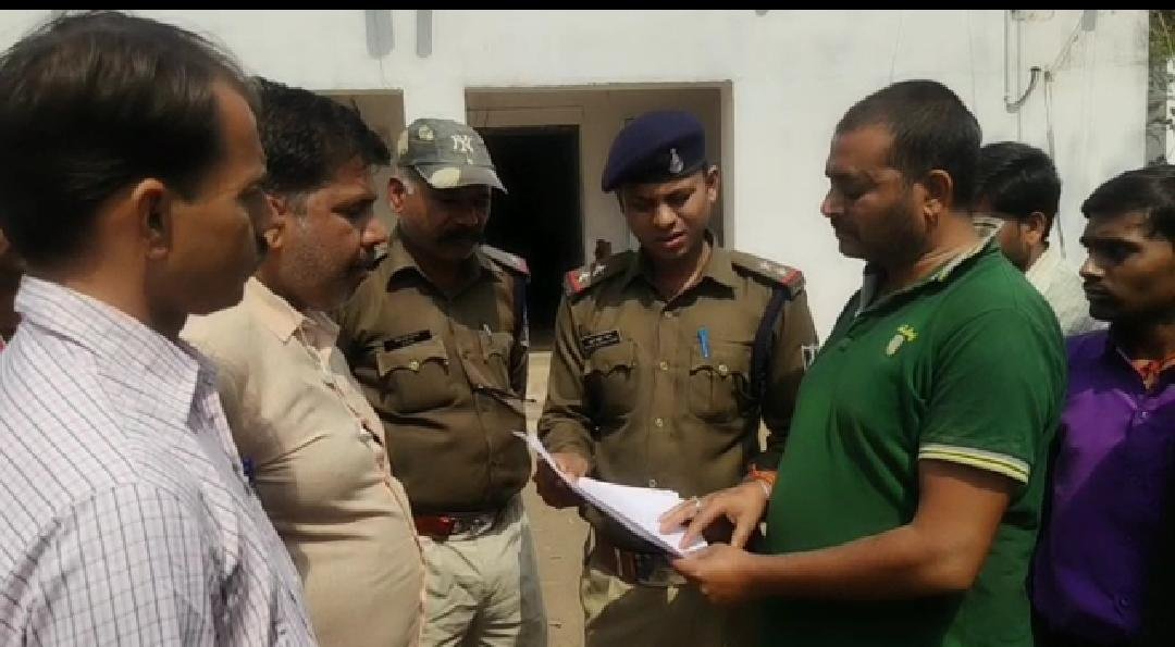 मध्यप्रदेश के पन्ना जिले के शाहनगर में ग्रामीणों ने दिखाया पुलिस को आईना, किया शराब का विरोध | New India Times