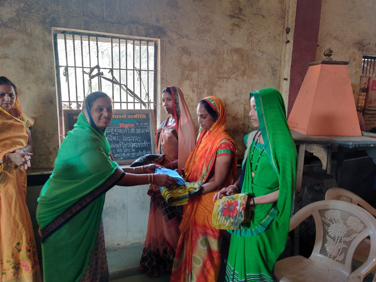 निराश्रितों व असहायों को भोजन करवाकर मनाई गई समाजसेवी श्री बाफना की द्वितीय पुण्यतिथि | New India Times