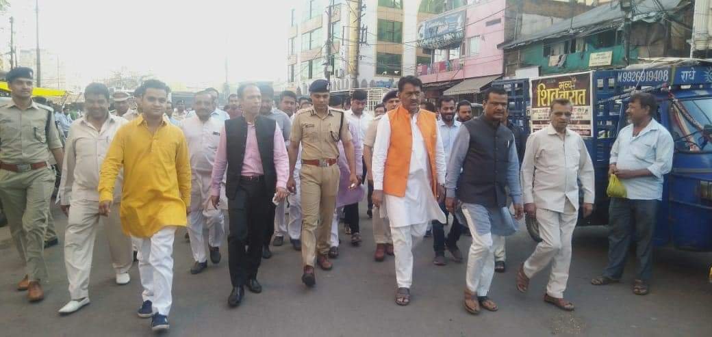 आगामी त्यौहार के मद्देनजर भोपाल शहर में अधिकारियों ने पैदल भ्रमण कर सुरक्षा व्यवस्था का लिया जायज़ा | New India Times