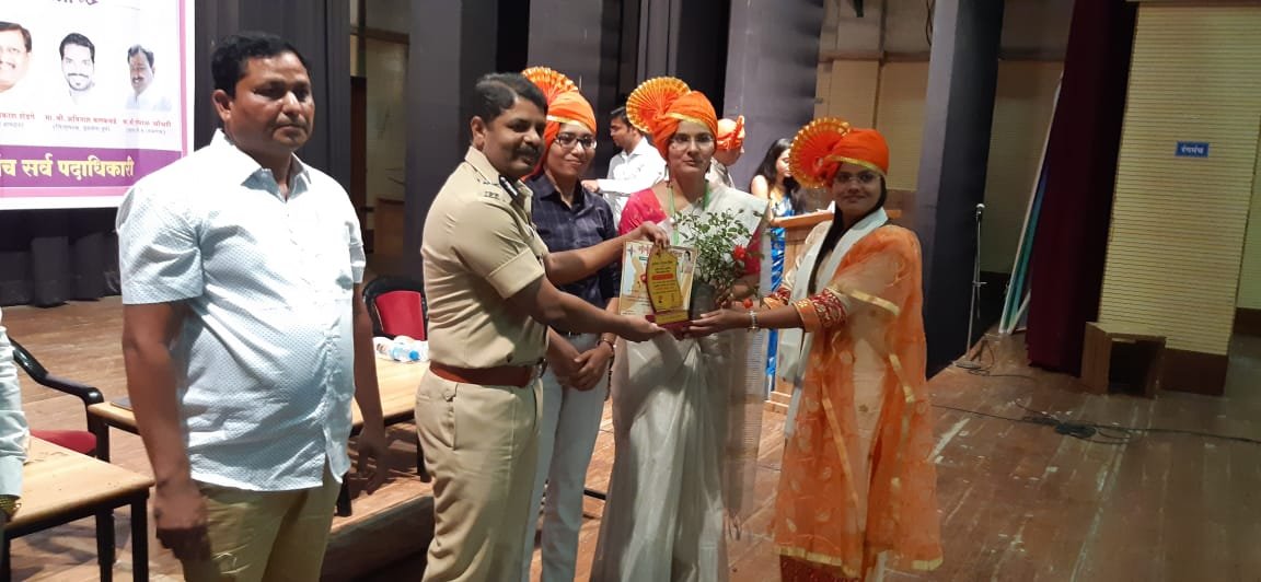 OBC फाउंडेशन की पहल: महिलाओं को प्रदान किया गया रणरागिनी पुरस्कार, जलगांव की डॉ मनीषा महाजन भी हुईं सम्मानित | New India Times