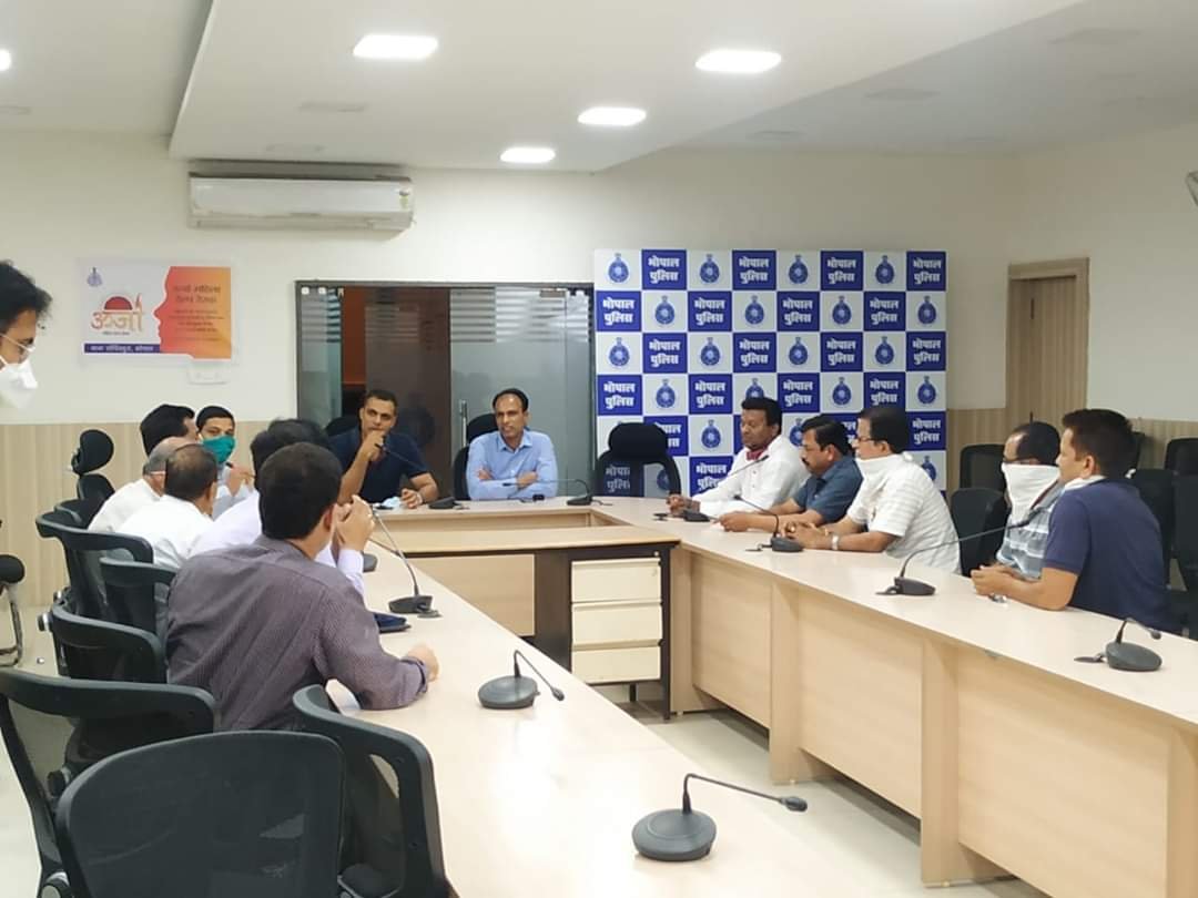 घबराये नहीं लॉक डाउन में सभी आवश्यक वस्तुओं की उपलब्धता सुनिश्चित की जाएगी: कलेक्टर श्री पिथोड़े | New India Times