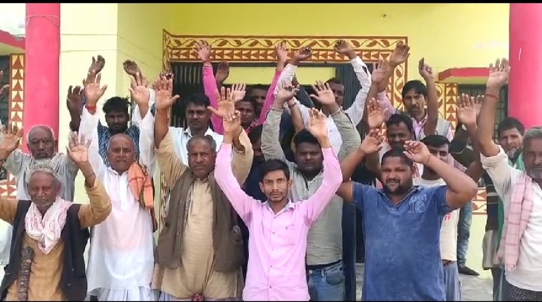 तैनाती के बाद भी अस्पताल नहीं आते हैं डॉक्टर, ग्रामीणों ने किया प्रदर्शन | New India Times