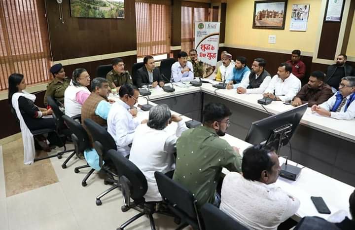 जिला स्तरीय शांति समिति ने की अपील, गुलाल से सूखी होली मनाएं और लकड़ी की जगह कण्डों की होली जलाएं 2 जिला स्तरीय शांति समिति ने की अपील, गुलाल से सूखी होली मनाएं और लकड़ी की जगह कण्डों की होली जलाएं | New India Times