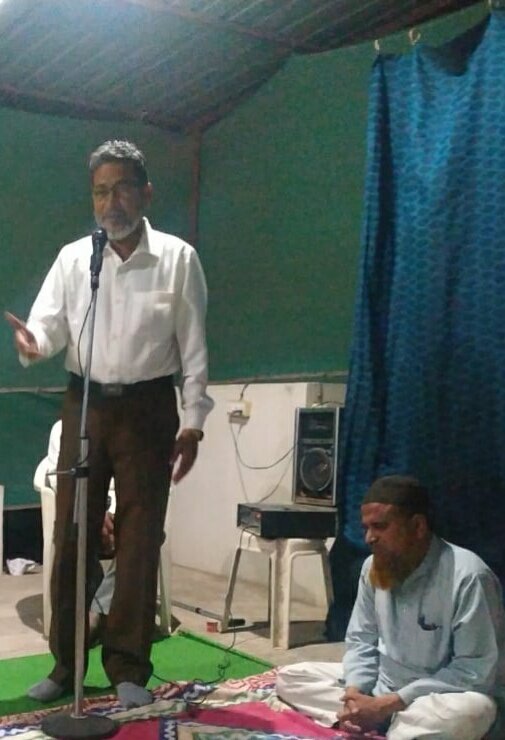 कोकन महाराष्ट्र से पधारे शायर तस्लीम अंसारी के सम्मान में काव्य गोष्ठी का हुआ आयोजन 2 कोकन महाराष्ट्र से पधारे शायर तस्लीम अंसारी के सम्मान में काव्य गोष्ठी का हुआ आयोजन | New India Times