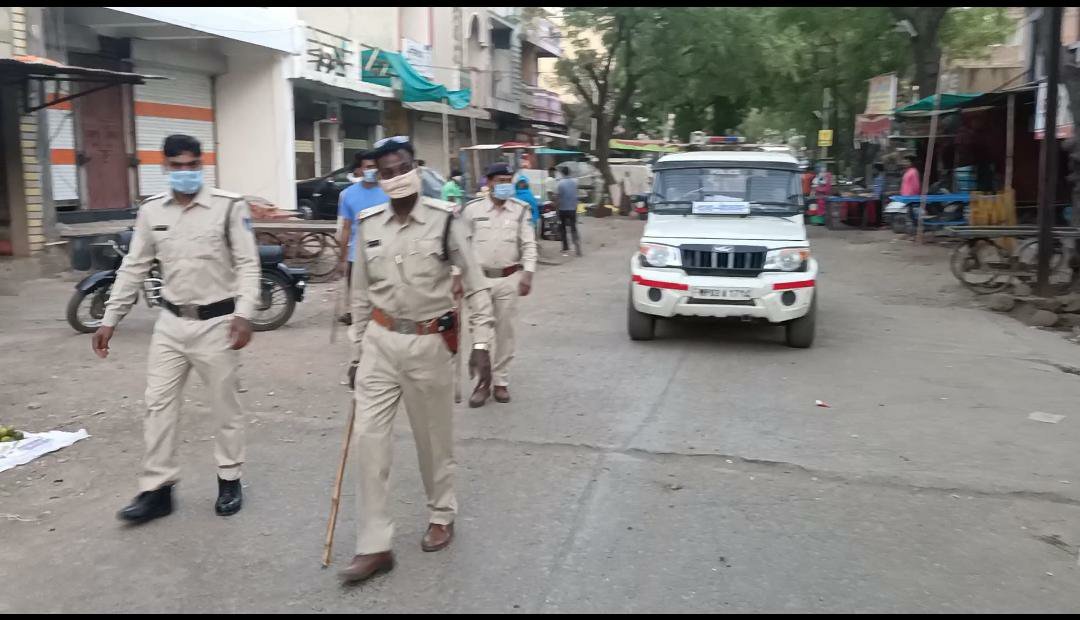 बगेर काम के बाजार में घूमने वाले जेल जाने के लिए रहें तैयार, पुलिस ने दिखाई सख्ती, एसडीएम बोले उल्लंघन करने पर दंडात्मक कार्रवाई की जाएगी 3 बगेर काम के बाजार में घूमने वाले जेल जाने के लिए रहें तैयार, पुलिस ने दिखाई सख्ती, एसडीएम बोले उल्लंघन करने पर दंडात्मक कार्रवाई की जाएगी | New India Times