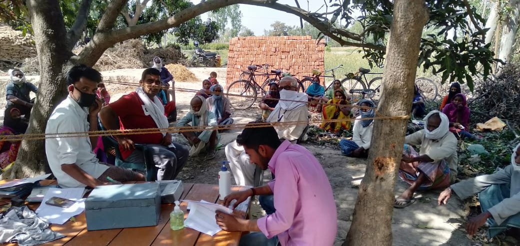 खबर का असर: ग्राम प्रधान ने सभी कार्ड धारकों को दिलाया फ्री राशन | New India Times