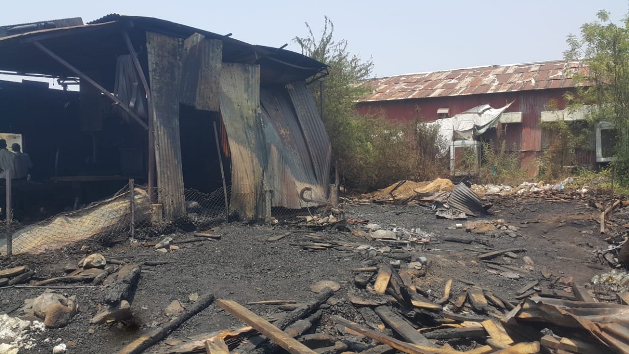 लकड़ी के साॅमिल के साथ 3 दुकानों में लगी आग, 16 लाख के नुकसान का अनुमान | New India Times