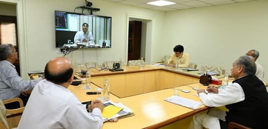 मुख्यमंत्री अशोक गहलोत ने सभी स्कूल संचालकों को विद्यार्थियों से तीन माह की फीस नहीं लेने के दिये निर्देश | New India Times