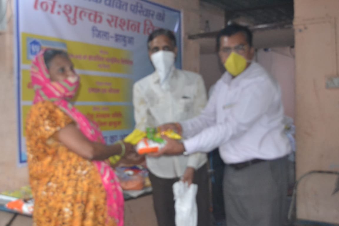 सेवा संस्था समितियों का सराहनीय कार्य मेघनगर में 210 परिवारों को किया गया निःशुल्क राशन वितरण | New India Times