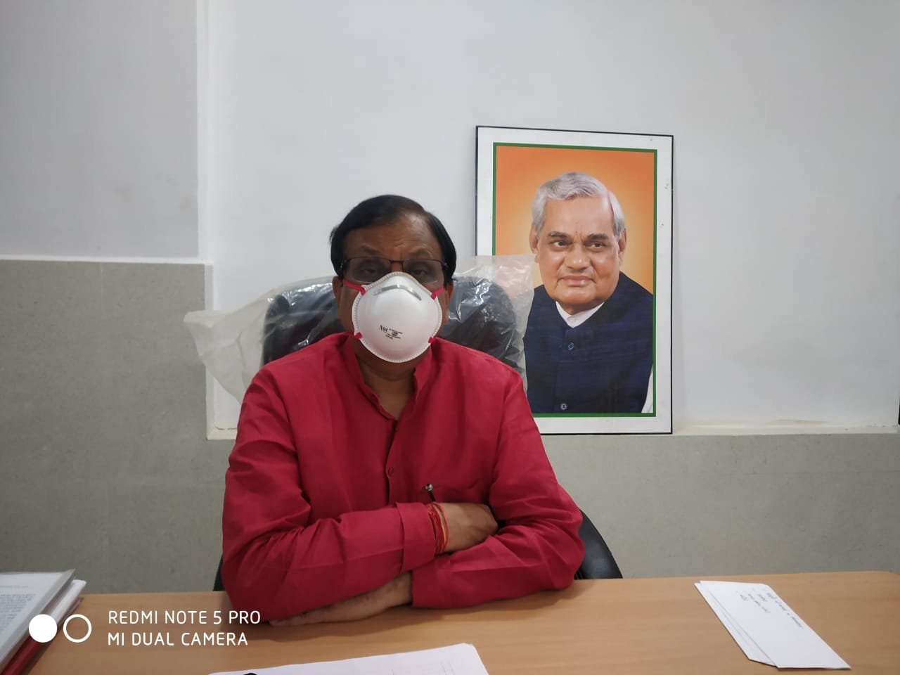 कोरोना वायरस के संक्रमण को रोकने के लिये मास्क के साथ-साथ सावधानी भी है जरूरी: सांसद डामोर। सेल्फी विथ मास्क का हुआ आयोजन | New India Times