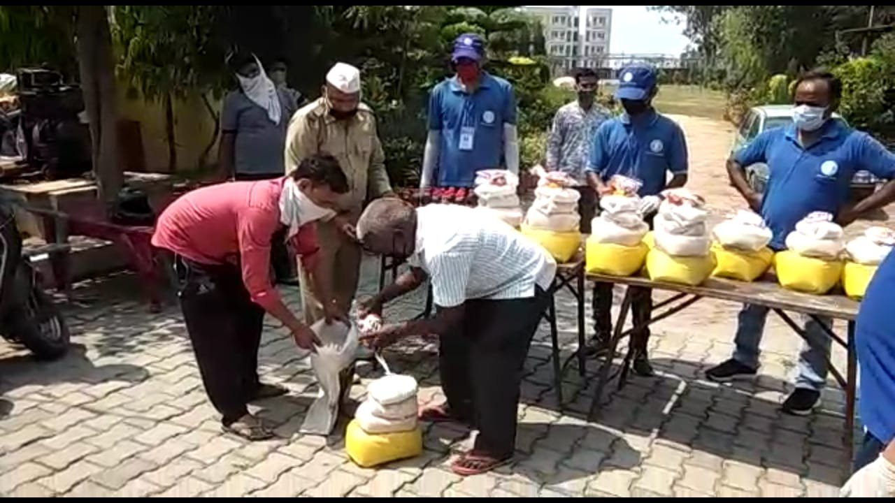 संत निरंकारी मंडल द्वारा लाॅकडाउन से प्रभावित जरूरतमंद लगभग 815 परिवारों को भुखमरी से बचाने के लिए वितरित किया गया कच्चा खाद्य सामग्री | New India Times